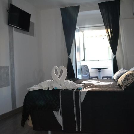Hostal Meyra Madrid Eksteriør billede