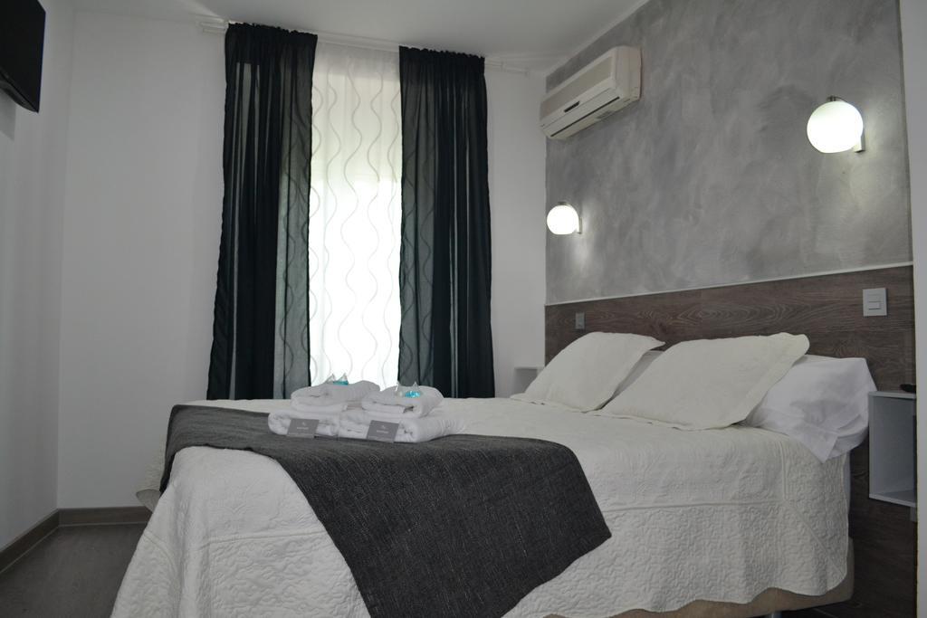 Hostal Meyra Madrid Eksteriør billede