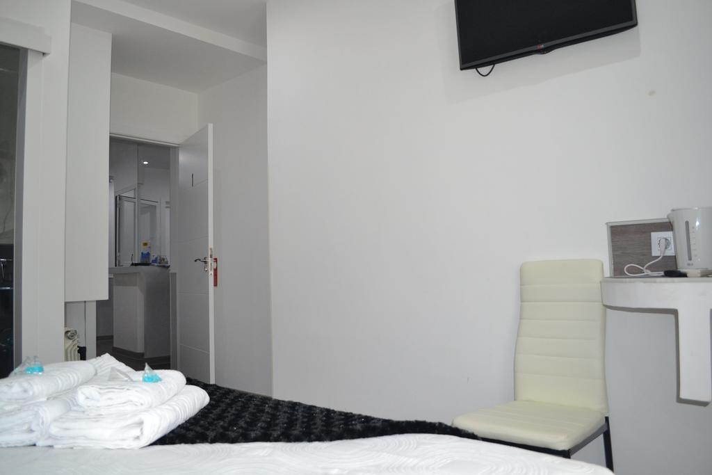 Hostal Meyra Madrid Eksteriør billede