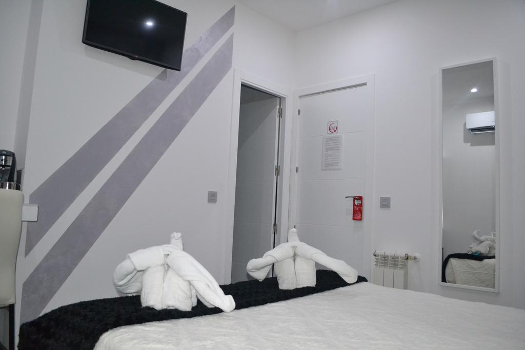 Hostal Meyra Madrid Eksteriør billede