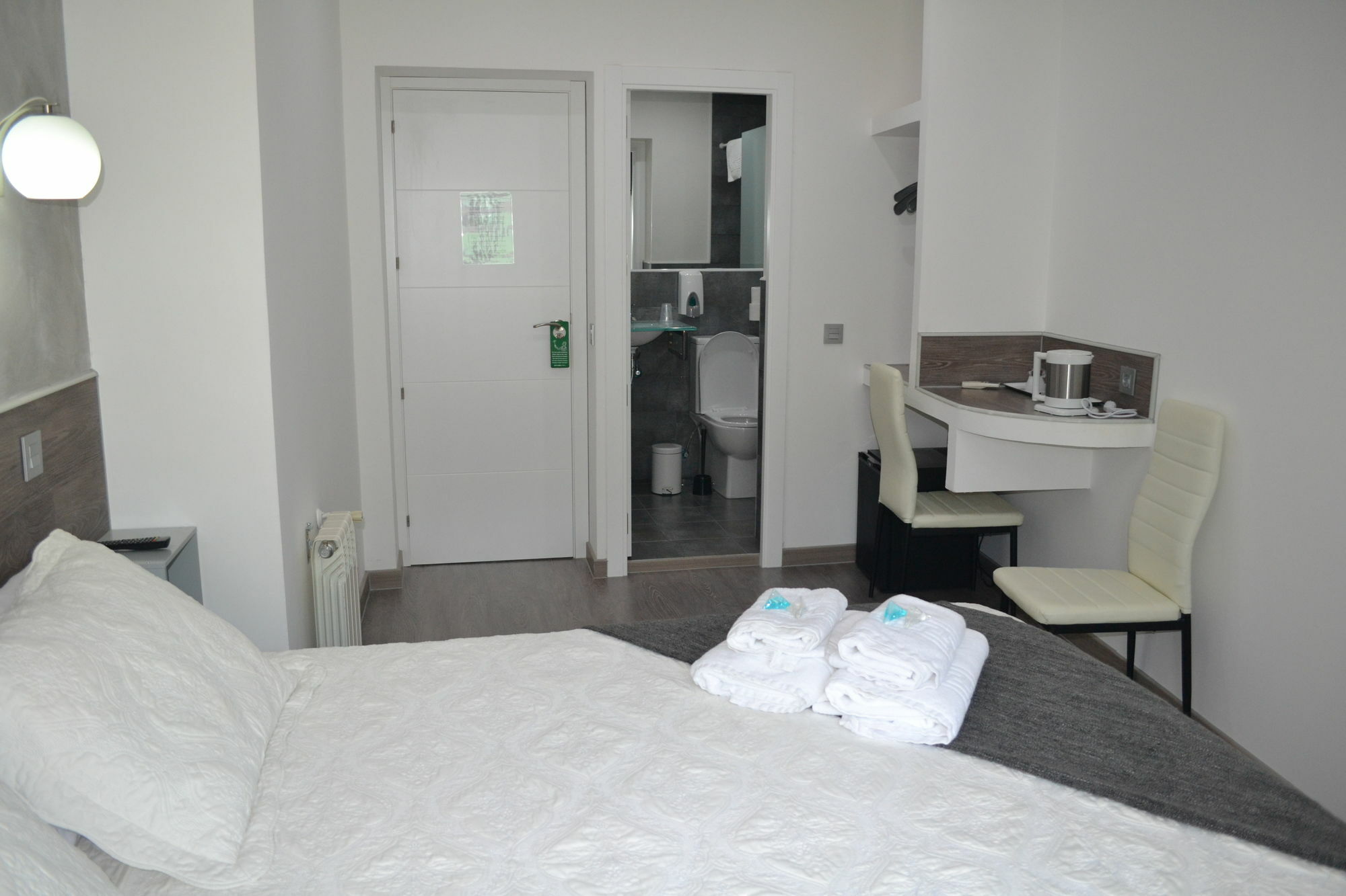 Hostal Meyra Madrid Eksteriør billede
