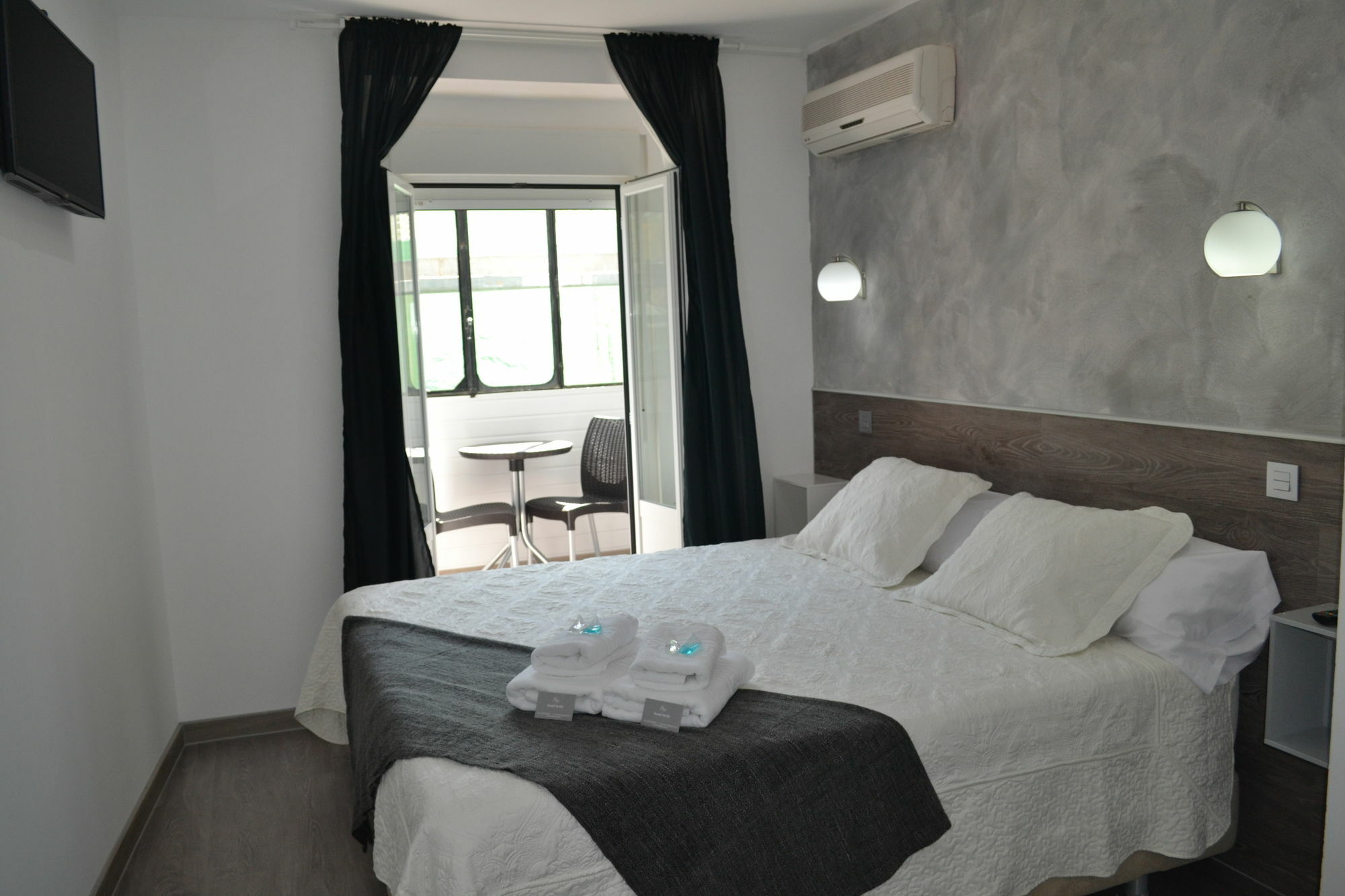 Hostal Meyra Madrid Eksteriør billede